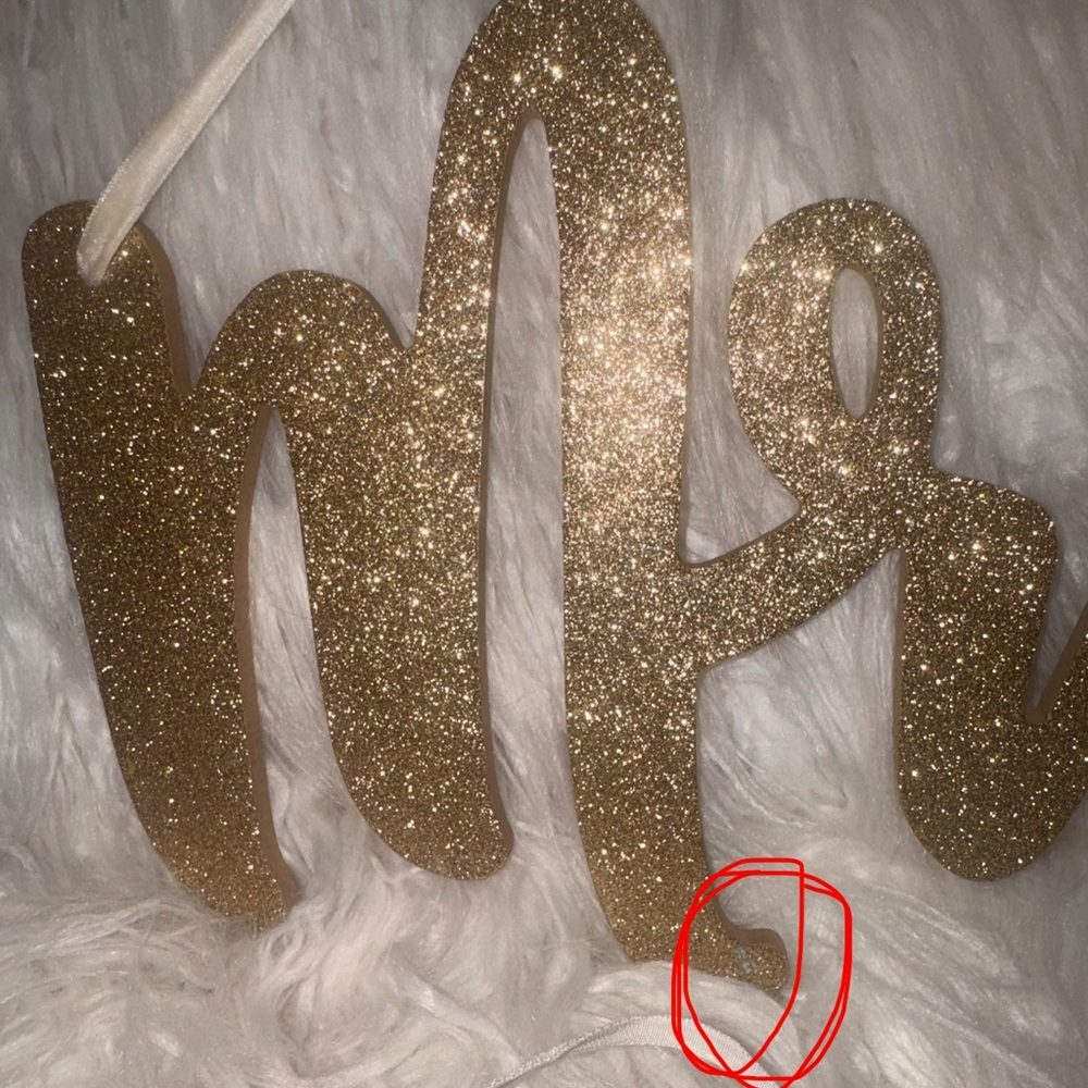 🍓6/$15🍓 Hanging Gold Mr. & Mrs. Wedding Signs - Picture 3 of 3